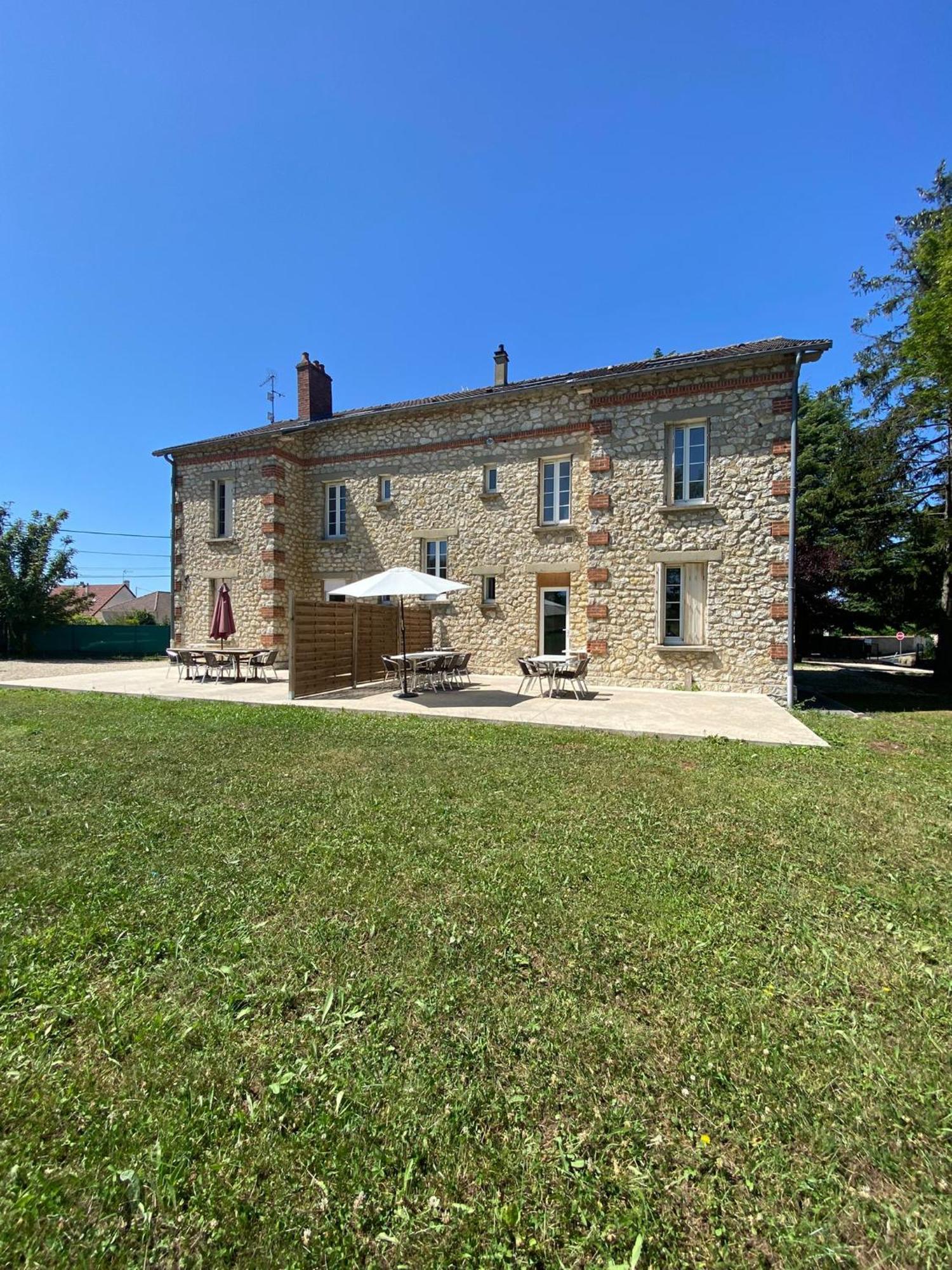 Отель Manoir En Pierre Шартр Экстерьер фото